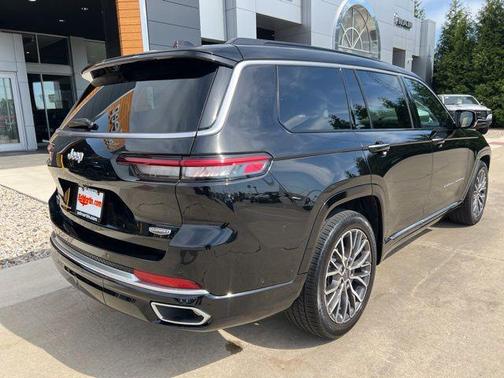 Diamond Black 2024 Jeep Grand Cherokee L Summit Reserve