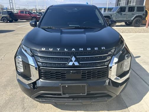 2022 Mitsubishi Outlander ES