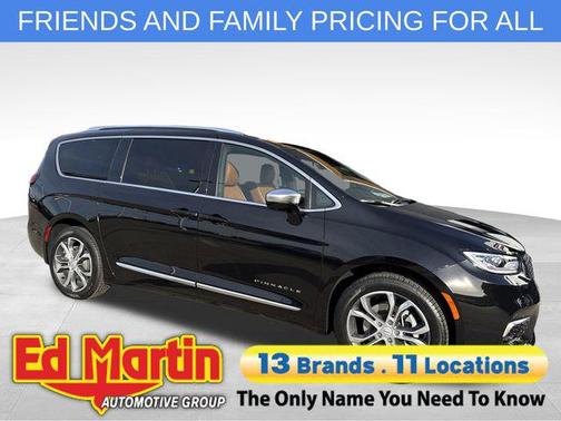 Diamond Black Crystal Pearlcoat 2026 Chrysler Pacifica L