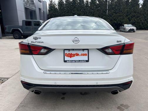 2021 Nissan Altima SR FWD