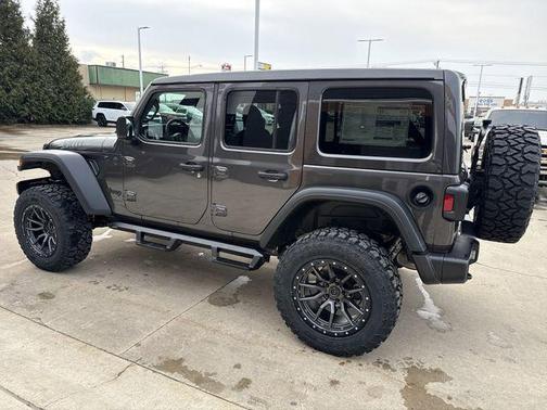 Granite Crystal Metallic Clearcoat 2026 Jeep Wrangler Willys