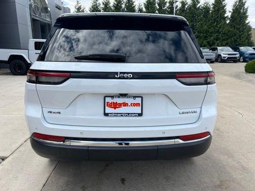 Bright White Clearcoat 2023 Jeep Grand Cherokee Limited