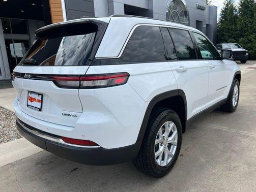 Bright White Clearcoat 2023 Jeep Grand Cherokee Limited
