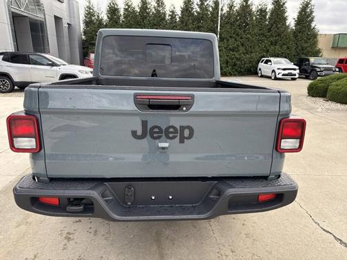 2025 Jeep Gladiator Nighthawk