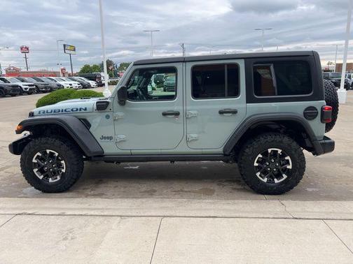 Earl Clearcoat 2024 Jeep Wrangler 4xe Rubicon