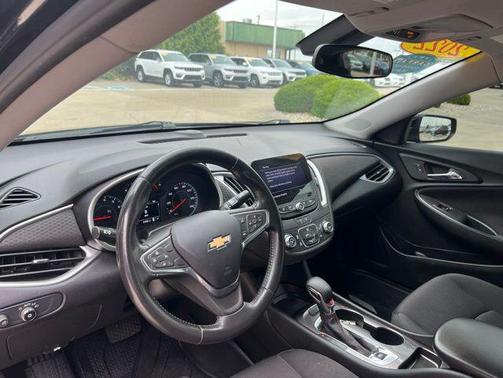 Mosaic Black Metallic 2022 Chevrolet Malibu FWD RS