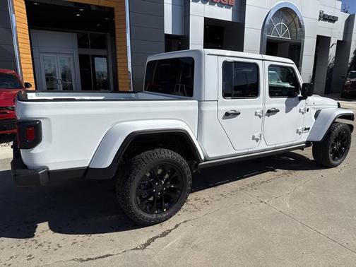 2025 Jeep Gladiator Nighthawk
