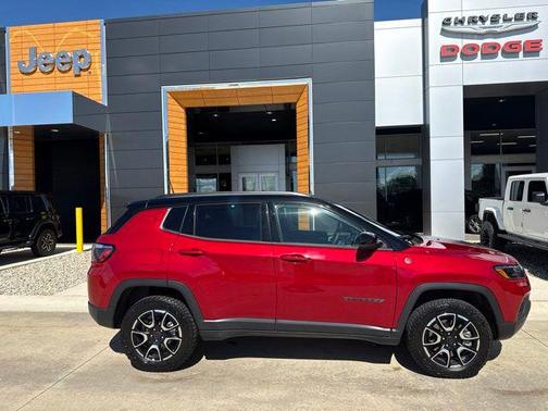 Red Hot Pearlcoat 2025 Jeep Compass Trailhawk