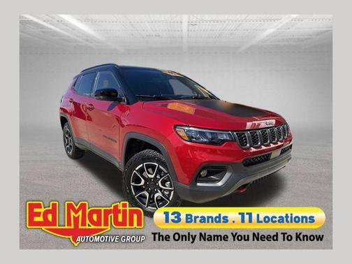 Red Hot Pearlcoat 2025 Jeep Compass Trailhawk