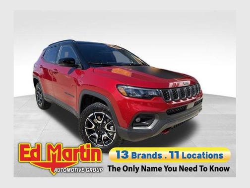 Red Hot Pearlcoat 2025 Jeep Compass Trailhawk