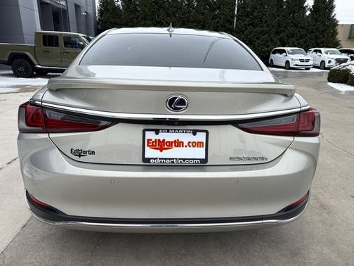 2019 Lexus ES 300h Premium