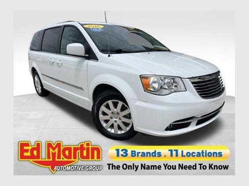 Bright White Clearcoat 2016 Chrysler Town & Country Touring