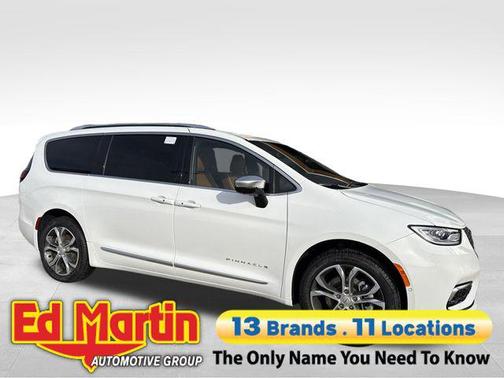 Bright White Clearcoat 2026 Chrysler Pacifica L