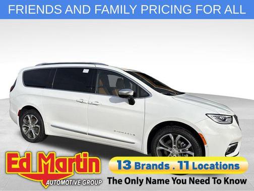 Bright White Clearcoat 2026 Chrysler Pacifica L