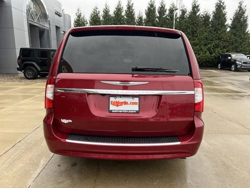 2014 Chrysler Town & Country Touring