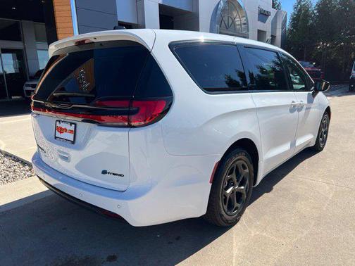 Bright White Clearcoat 2023 Chrysler Pacifica Hybrid Limited