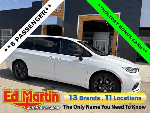 2026 Chrysler Pacifica Select