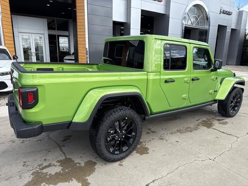 2025 Jeep Gladiator Nighthawk