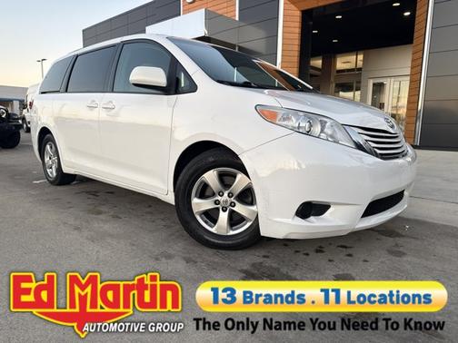 2016 Toyota Sienna LE