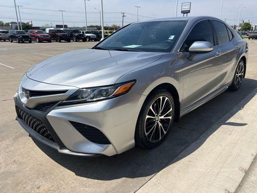 Celestial Silver Metallic 2020 Toyota Camry SE