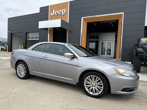 2013 Chrysler 200 Limited