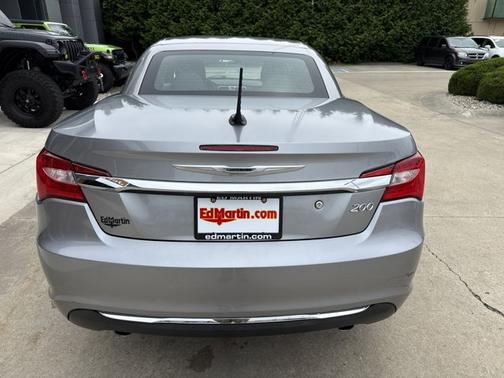 2013 Chrysler 200 Limited