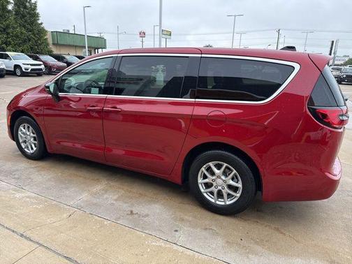 Red Hot Pearlcoat 2027 Chrysler Pacifica L