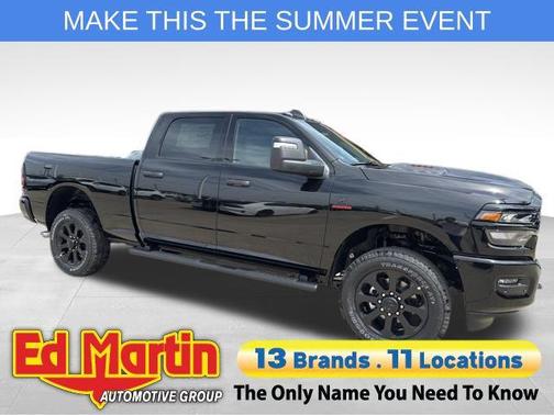 Diamond Black Crystal Pearlcoat 2026 RAM 2500 Black Express Crew Cab 4x4 6'4' Box