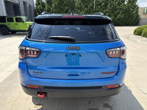 2025 Jeep Compass Trailhawk