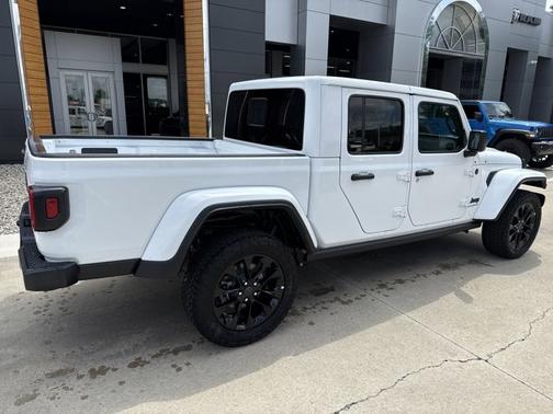 2025 Jeep Gladiator Nighthawk