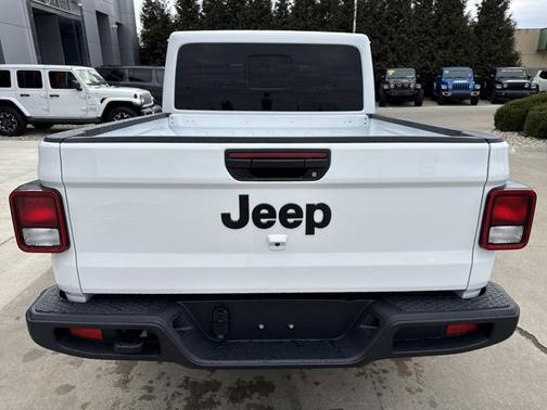 2025 Jeep Gladiator Nighthawk