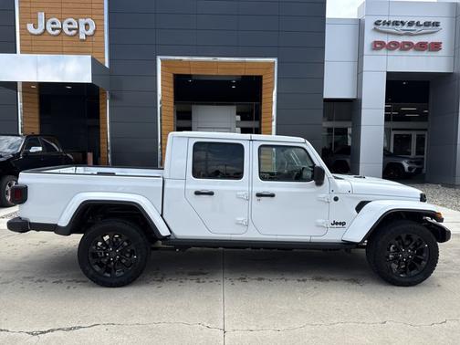 2025 Jeep Gladiator Nighthawk
