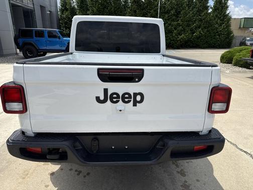 2025 Jeep Gladiator Nighthawk