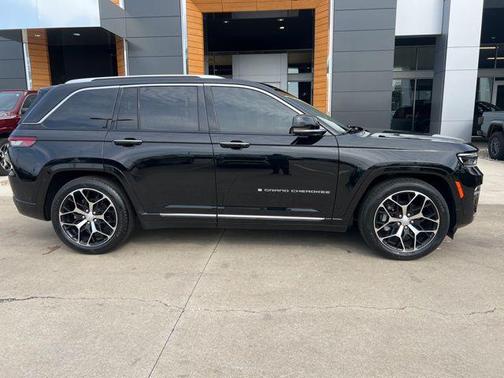 2023 Jeep Grand Cherokee Summit