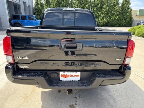 2022 Toyota Tacoma SR