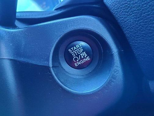 Photo 3 of 26 of 2015 Jeep Renegade Latitude