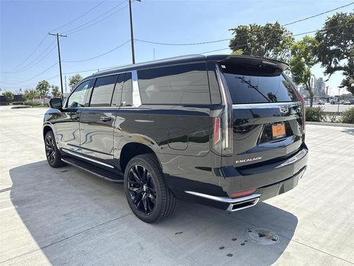 2023 Cadillac Escalade ESV Luxury
