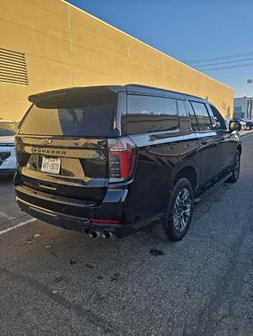 2025 Chevrolet Suburban 4WD Z71