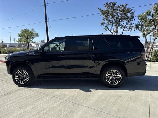 2025 Chevrolet Suburban 4WD Z71
