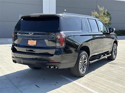 2025 Chevrolet Suburban 4WD Z71