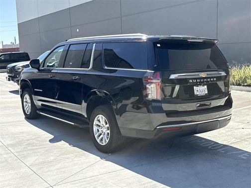 2024 Chevrolet Suburban LT