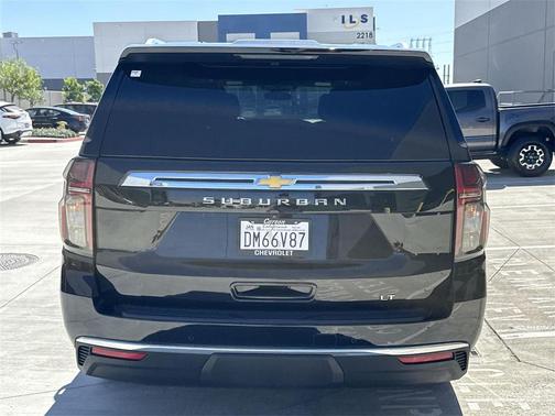 2024 Chevrolet Suburban LT