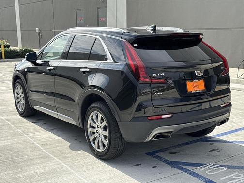 2023 Cadillac XT4 Premium Luxury