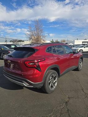 2025 Chevrolet Trax LT