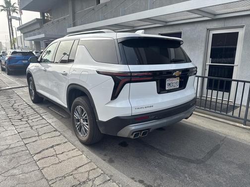 2024 Chevrolet Traverse LT