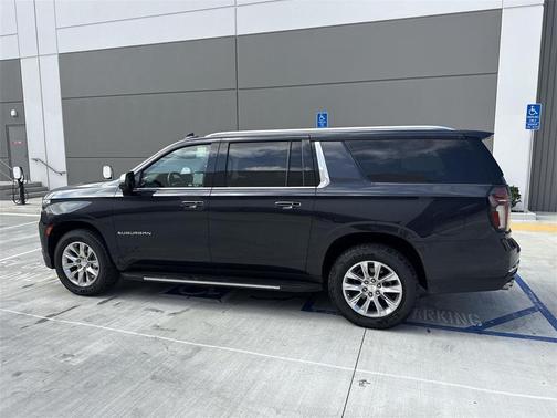 2023 Chevrolet Suburban Premier