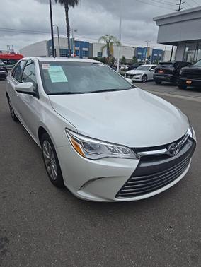 Blizzard Pearl 2015 Toyota Camry XLE