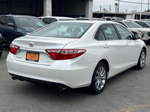 Blizzard Pearl 2015 Toyota Camry XLE