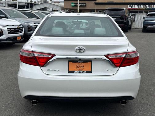 Blizzard Pearl 2015 Toyota Camry XLE