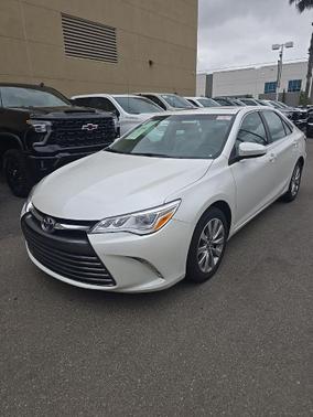 Blizzard Pearl 2015 Toyota Camry XLE